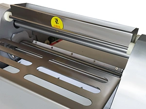 فرادة عجين بقاعدة أرضية