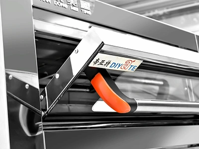 فرادة عجين بقاعدة أرضية