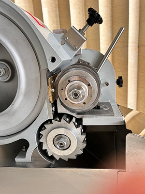 ماكينة تقطيع الخضروات إلى مكعبات بقدرة إنتاجية من 300 إلى 800 كجم\ساعة