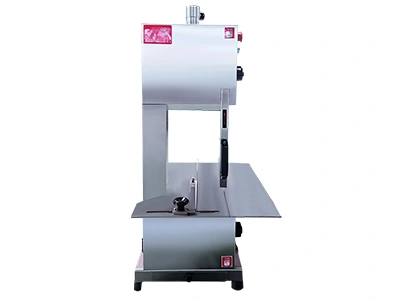 منشار تقطيع لحوم يوضع على الطاولة