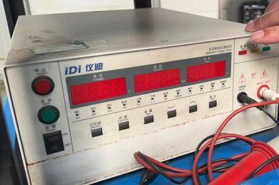 ورش وأجهزة الفحص